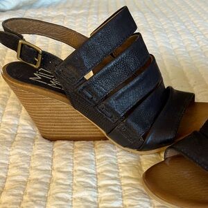 NWOT Miz Mooz Kenmare wedge sandal.